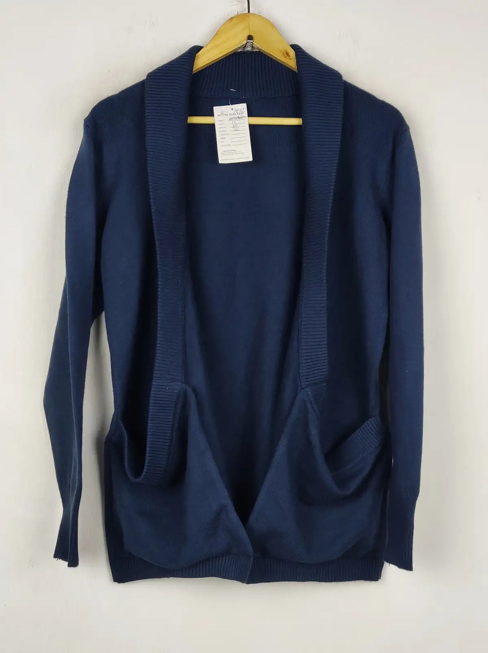 Buy online pre-used pre-loved 100% authentic & Original branded Unknown Brand (LC-7832) available in Pakistan. Top international brands avilable.