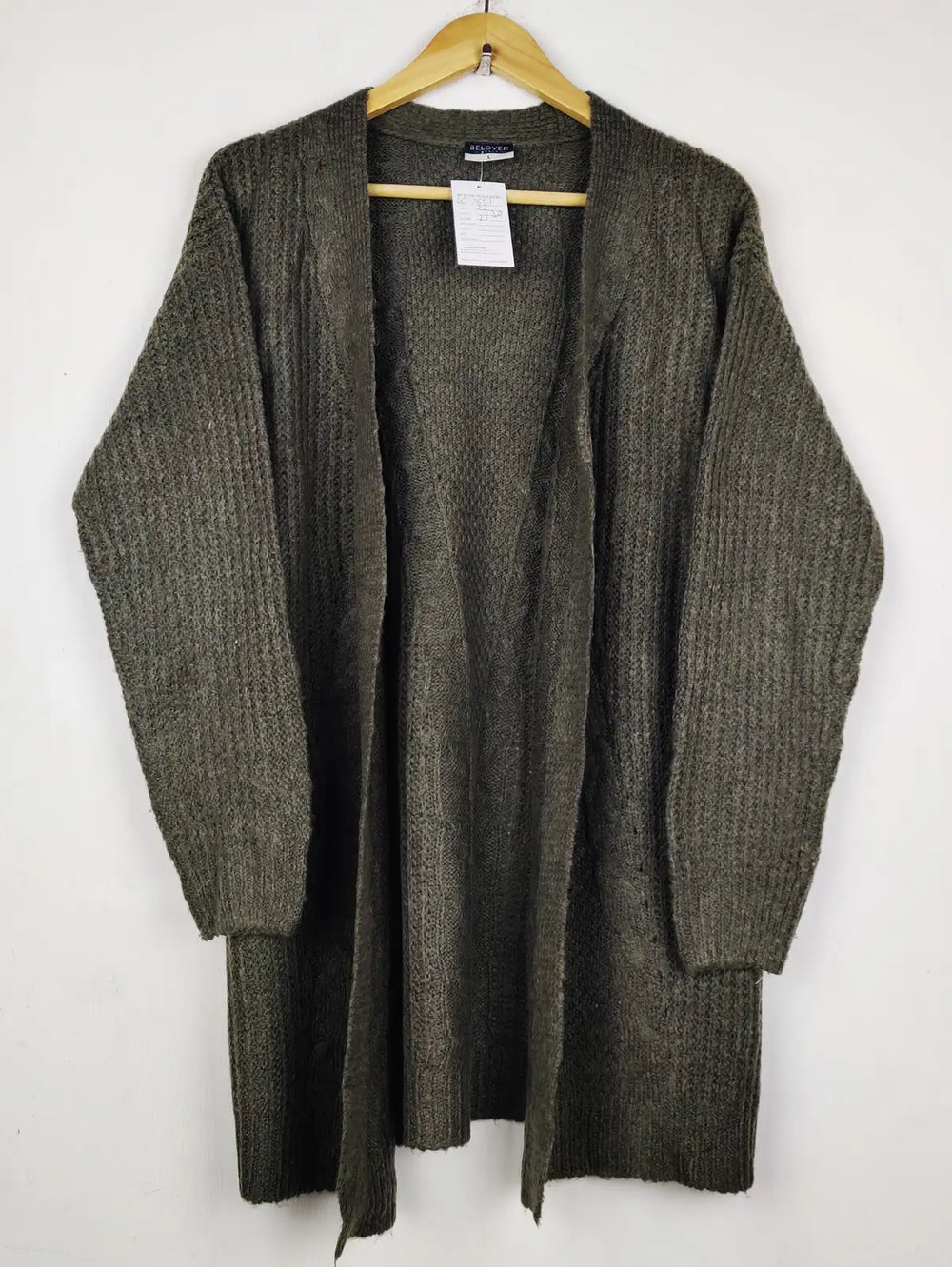 Buy online pre-used pre-loved 100% authentic & Original branded Beloved (LC-7851) available in Pakistan. Top international brands avilable.