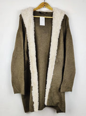 Buy online pre-used pre-loved 100% authentic & Original branded Zara (LC-7856) available in Pakistan. Top international brands avilable.