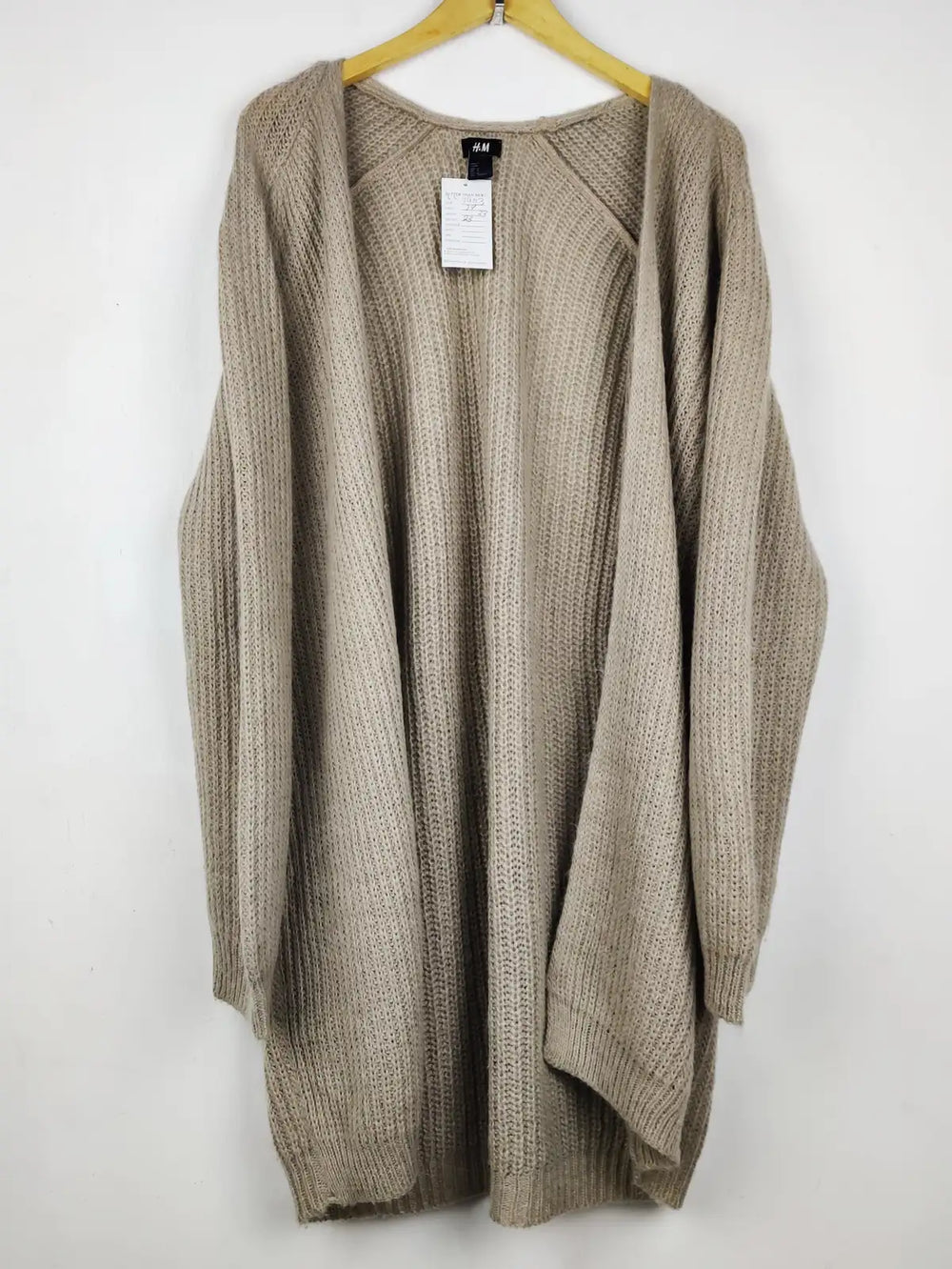 Buy online pre-used pre-loved 100% authentic & Original branded H&M (LC-7903) available in Pakistan. Top international brands avilable.