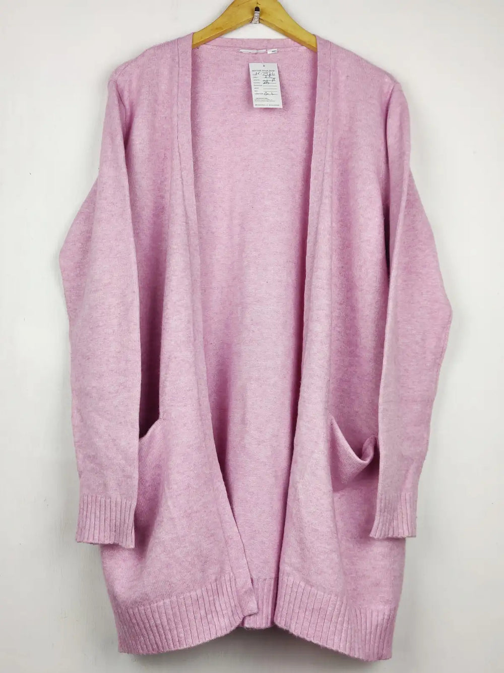 Buy online pre-used pre-loved 100% authentic & Original branded Unknown Brand (LC-7926) available in Pakistan. Top international brands avilable.