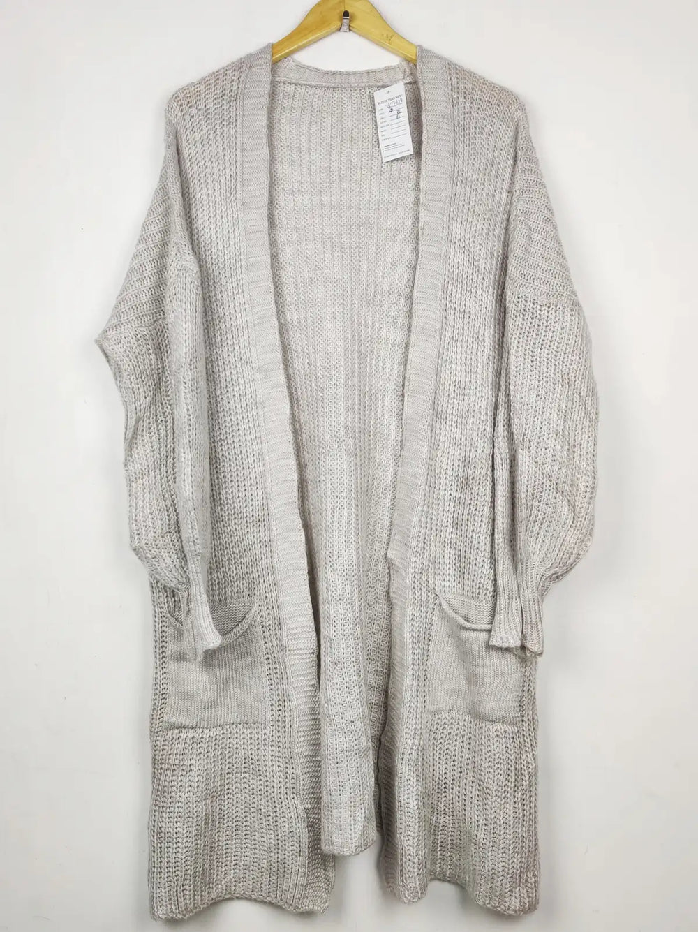 Buy online pre-used pre-loved 100% authentic & Original branded Unknown Brand (LC-7928) available in Pakistan. Top international brands avilable.