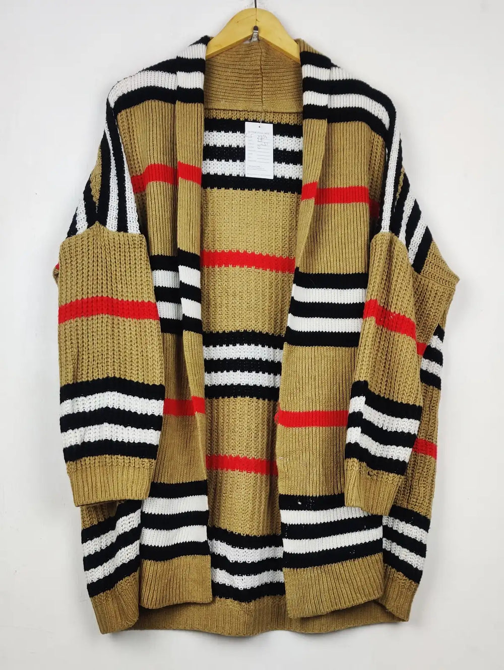 Buy online pre-used pre-loved 100% authentic & Original branded Unknown Brand (LC-7934) available in Pakistan. Top international brands avilable.