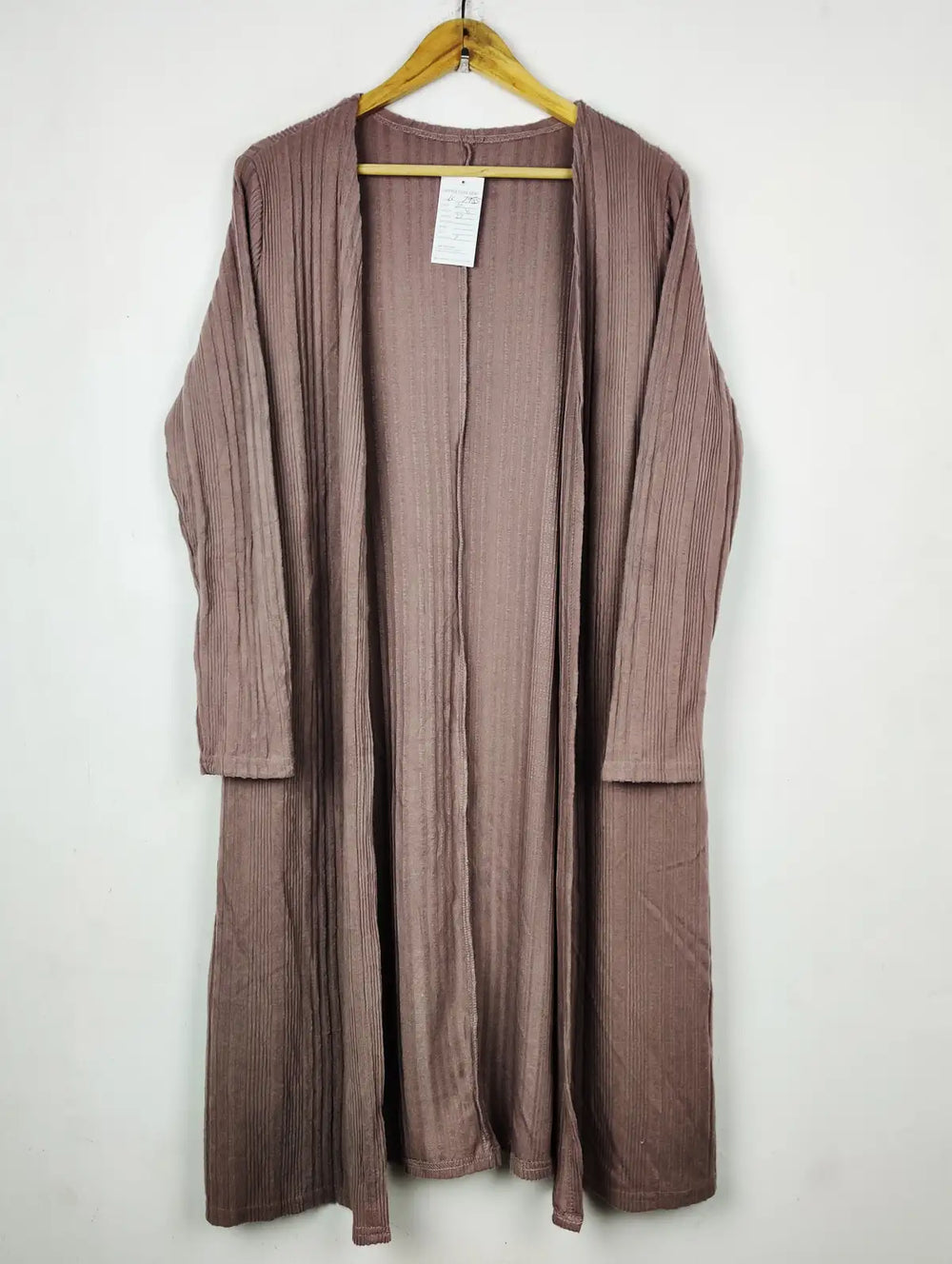 Buy online pre-used pre-loved 100% authentic & Original branded Unknown Brand (LC-7985) available in Pakistan. Top international brands avilable.