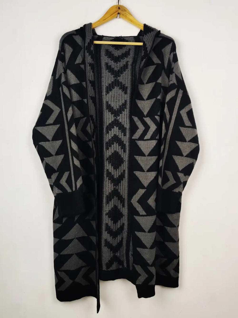 Buy online pre-used pre-loved 100% authentic & Original branded Shein (LC-7991) available in Pakistan. Top international brands avilable.
