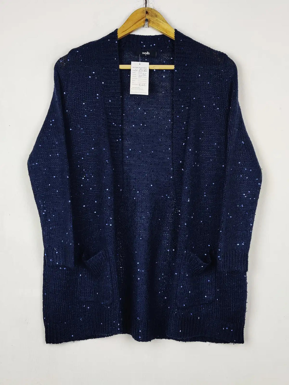 Buy online pre-used pre-loved 100% authentic & Original branded Wallis (LC-8045) available in Pakistan. Top international brands avilable.