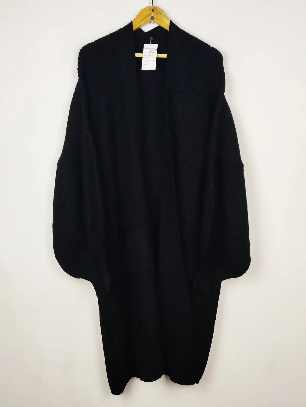 Buy online pre-used pre-loved 100% authentic & Original branded Unknown Brand (LC-8047) available in Pakistan. Top international brands avilable.