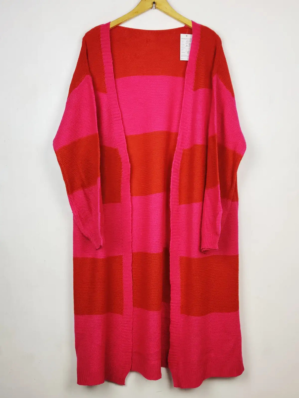 Buy online pre-used pre-loved 100% authentic & Original branded Unknown Brand (LC-8073) available in Pakistan. Top international brands avilable.