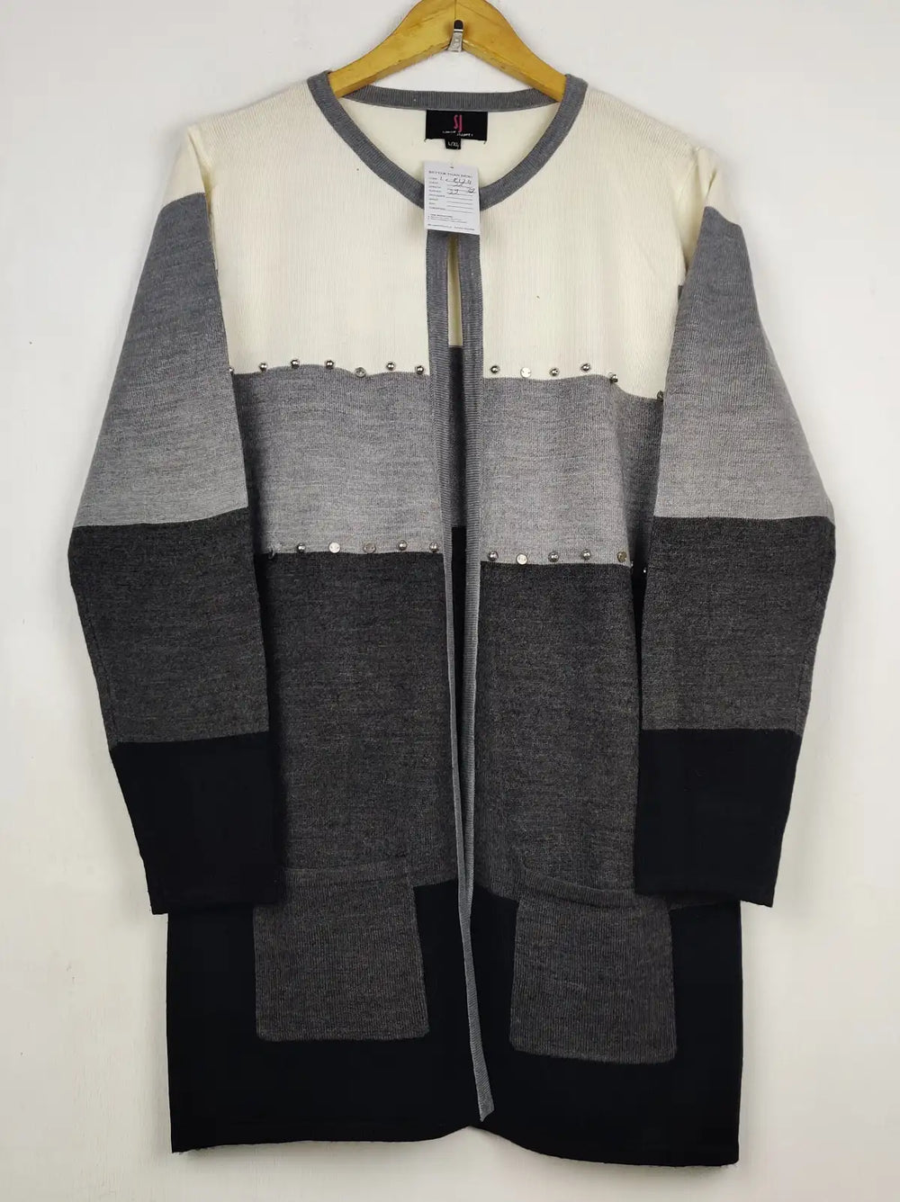 Buy online pre-used pre-loved 100% authentic & Original branded Simon Jeffrey (LC-8124) available in Pakistan. Top international brands avilable.