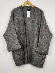 Buy online pre-used pre-loved 100% authentic & Original branded Zara (LC-8174) available in Pakistan. Top international brands avilable.