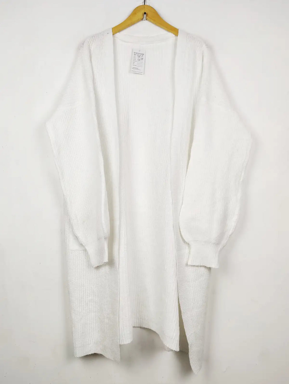 Buy online pre-used pre-loved 100% authentic & Original branded Unknown Brand (LC-8188) available in Pakistan. Top international brands avilable.