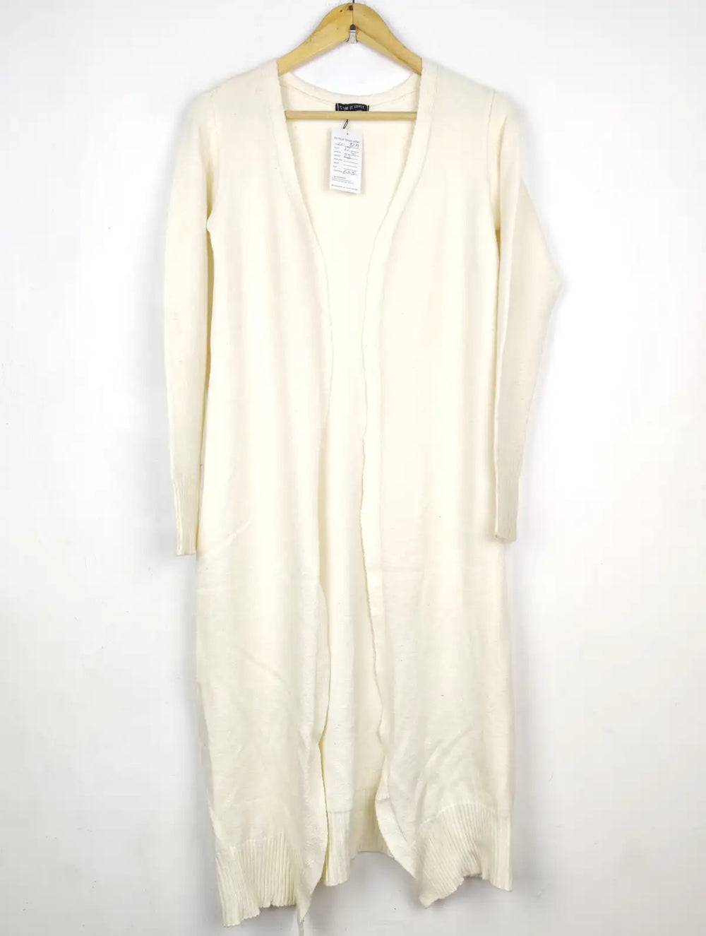 Buy online pre-used pre-loved 100% authentic & Original branded I Saw It First (LC-8239) available in Pakistan. Top international brands avilable.