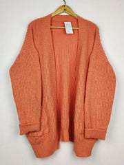 Buy online pre-used pre-loved 100% authentic & Original branded Shein (LC-8257) available in Pakistan. Top international brands avilable.