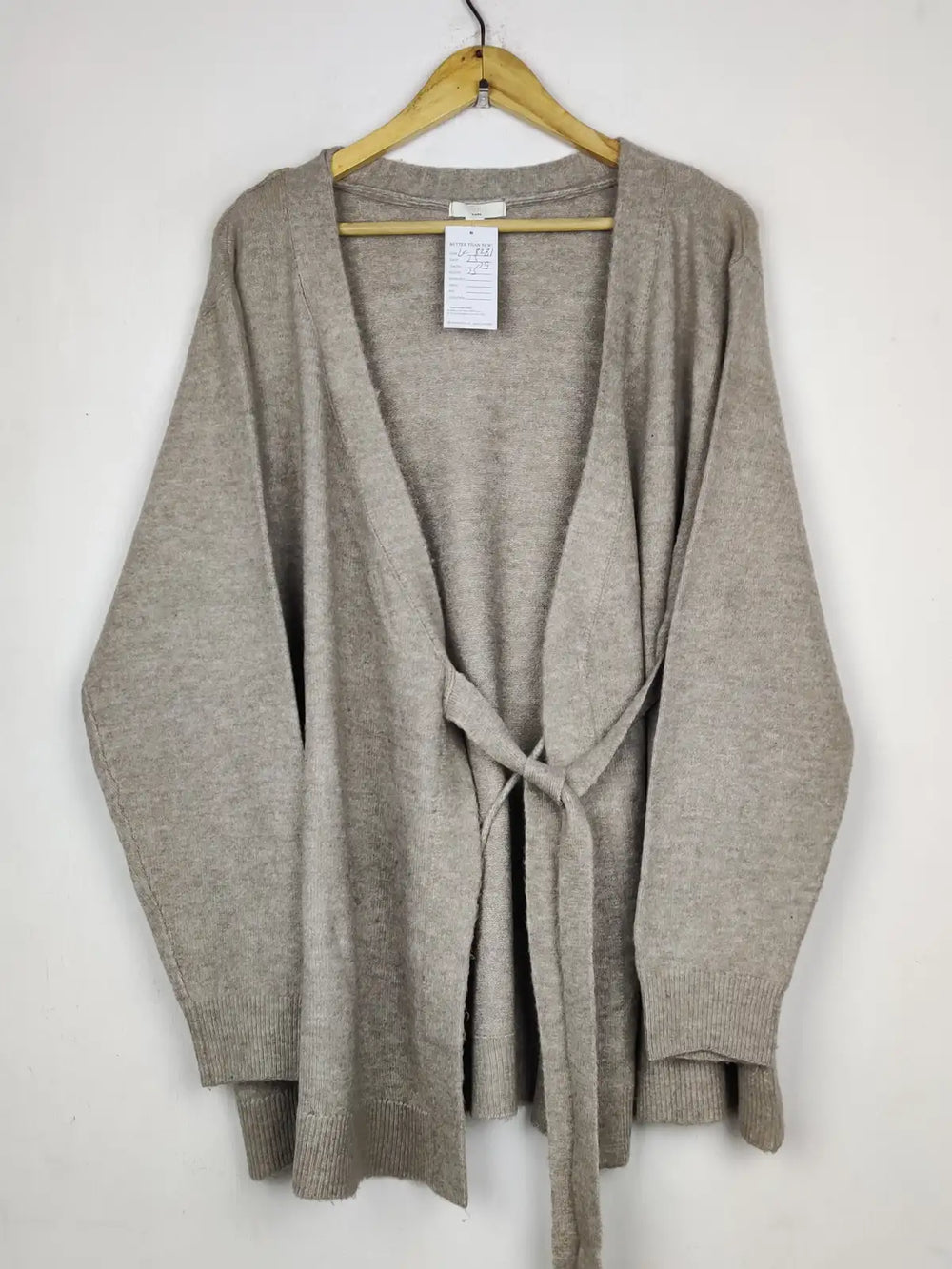 Buy online pre-used pre-loved 100% authentic & Original branded H&M (LC-8281) available in Pakistan. Top international brands avilable.