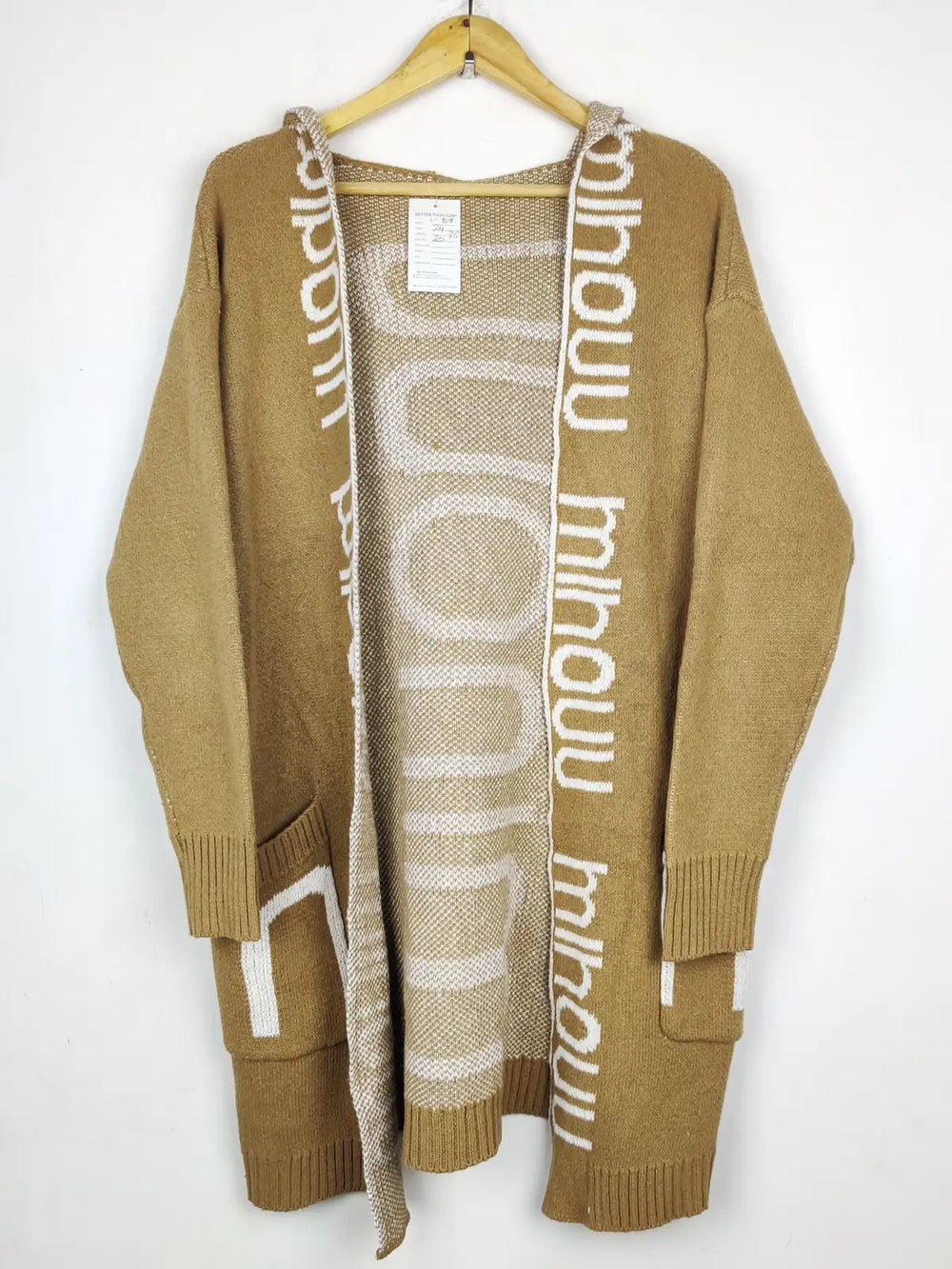 Buy online pre-used pre-loved 100% authentic & Original branded Unknown Brand (LC-8338) available in Pakistan. Top international brands avilable.