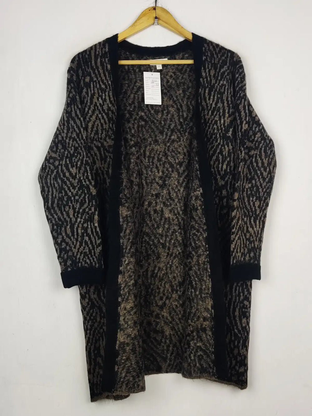 Buy online pre-used pre-loved 100% authentic & Original branded Monsoon (LC-8551) available in Pakistan. Top international brands avilable.