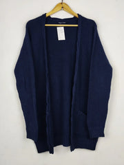 Buy online pre-used pre-loved 100% authentic & Original branded Wool Vers (LC-8573) available in Pakistan. Top international brands avilable.