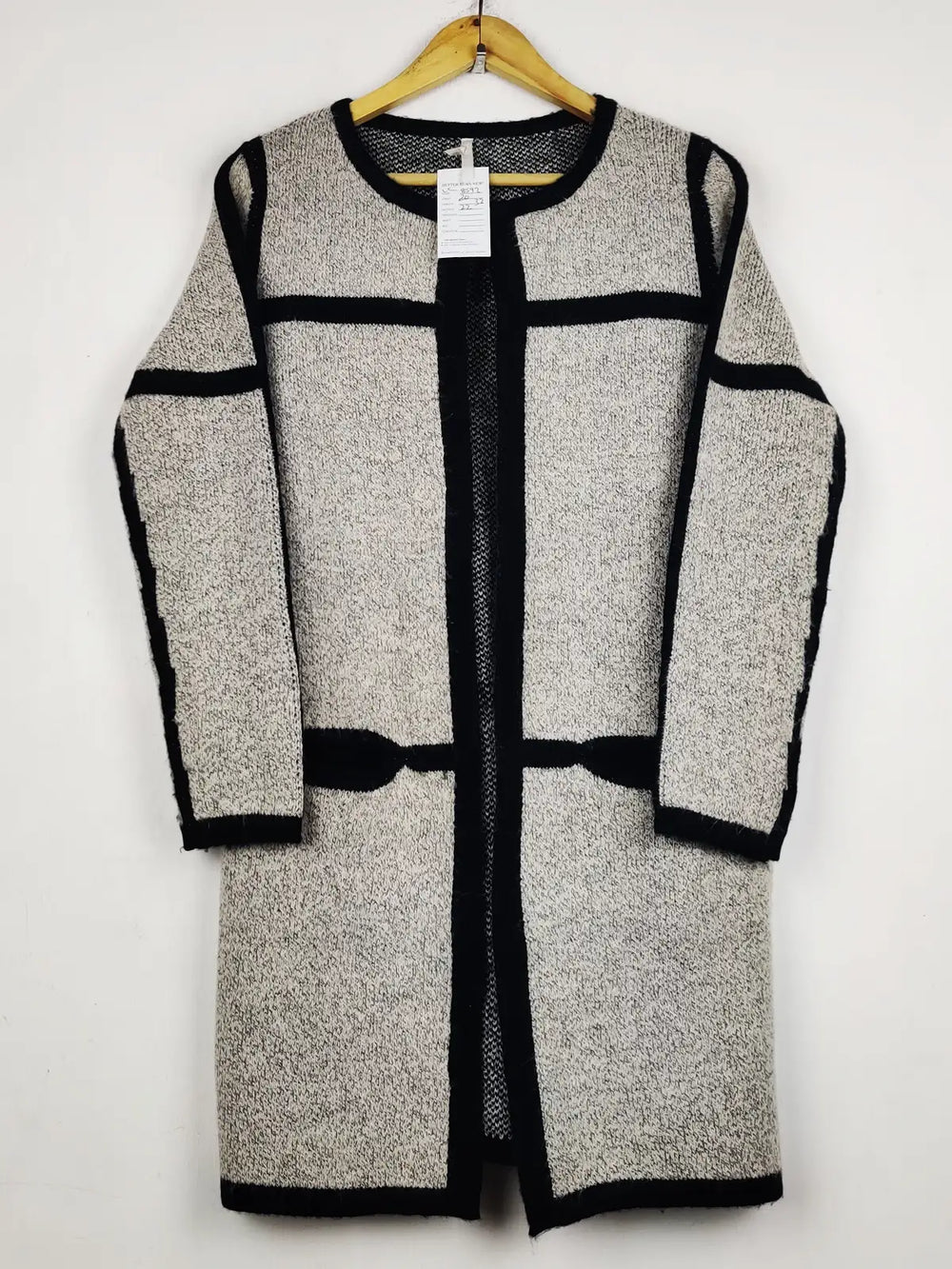 Buy online pre-used pre-loved 100% authentic & Original branded Stella (LC-8592) available in Pakistan. Top international brands avilable.
