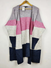 Buy online pre-used pre-loved 100% authentic & Original branded Love Knitwear (LC-8651) available in Pakistan. Top international brands avilable.