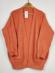 Buy online pre-used pre-loved 100% authentic & Original branded Unknown Brand (LC-8732) available in Pakistan. Top international brands avilable.