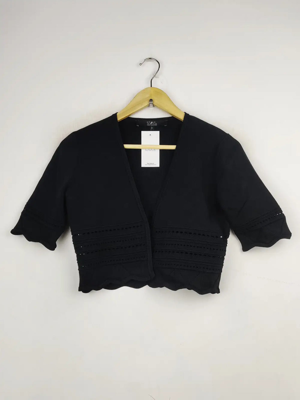 Buy online pre-used pre-loved 100% authentic & Original branded Julien Macdonald (LS-10367) available in Pakistan. Top international brands avilable.