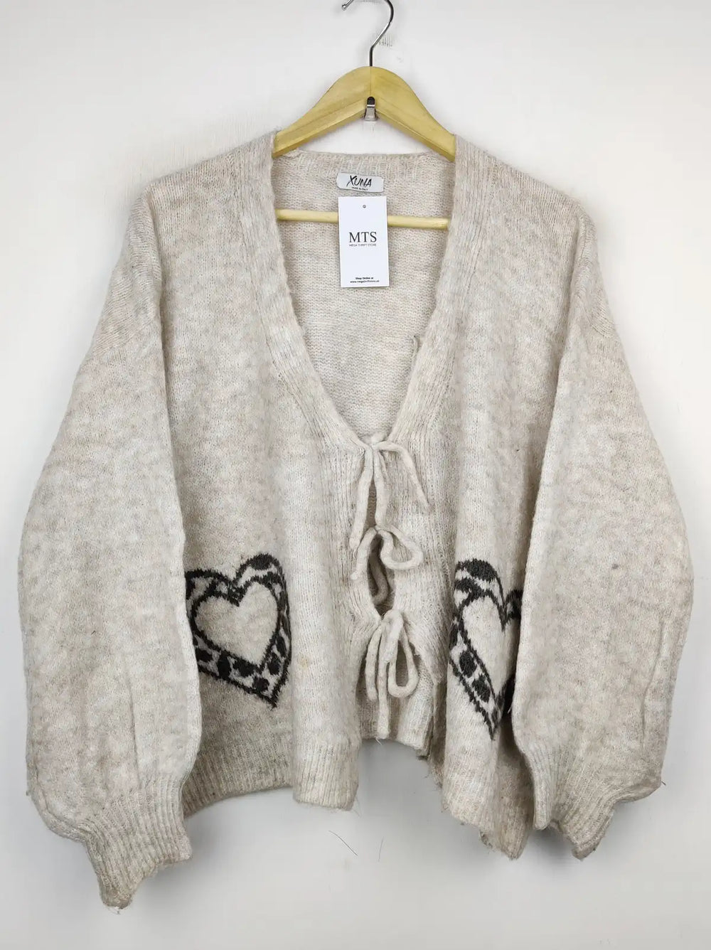 Buy online pre-used pre-loved 100% authentic & Original branded Xuna (LS-10425) available in Pakistan. Top international brands avilable.