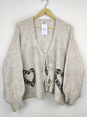 Buy online pre-used pre-loved 100% authentic & Original branded Xuna (LS-10425) available in Pakistan. Top international brands avilable.