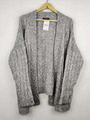 Buy online pre-used pre-loved 100% authentic & Original branded Primark (LS-10431) available in Pakistan. Top international brands avilable.