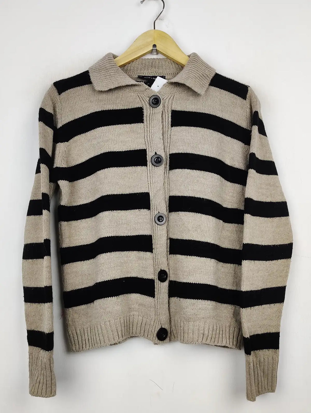 Buy online pre-used pre-loved 100% authentic & Original branded New Look (LS-11065) available in Pakistan. Top international brands avilable.