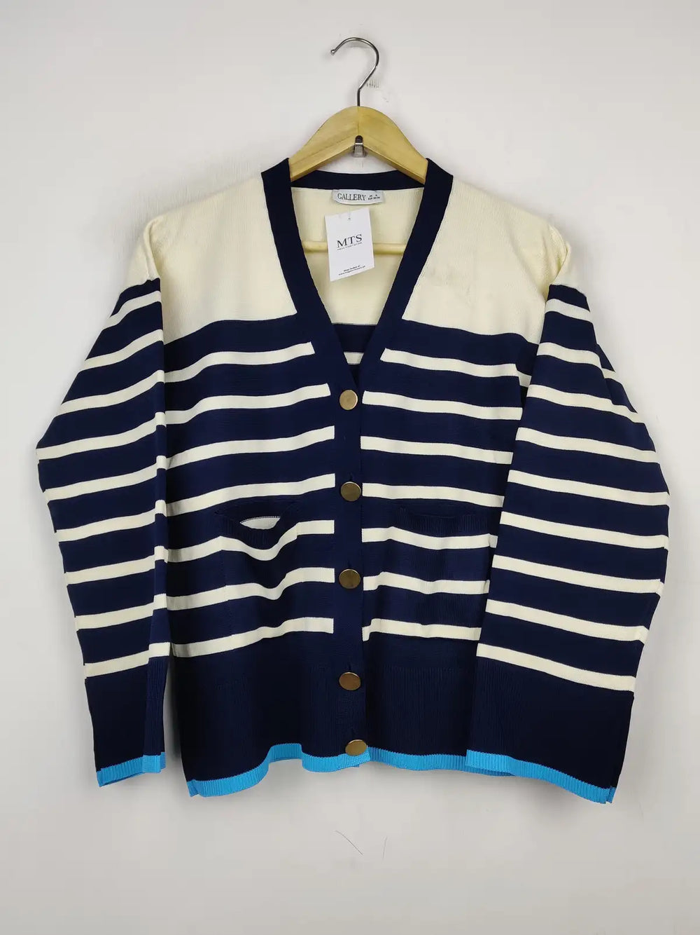 Buy online pre-used pre-loved 100% authentic & Original branded Gallery (LS-11177) available in Pakistan. Top international brands avilable.