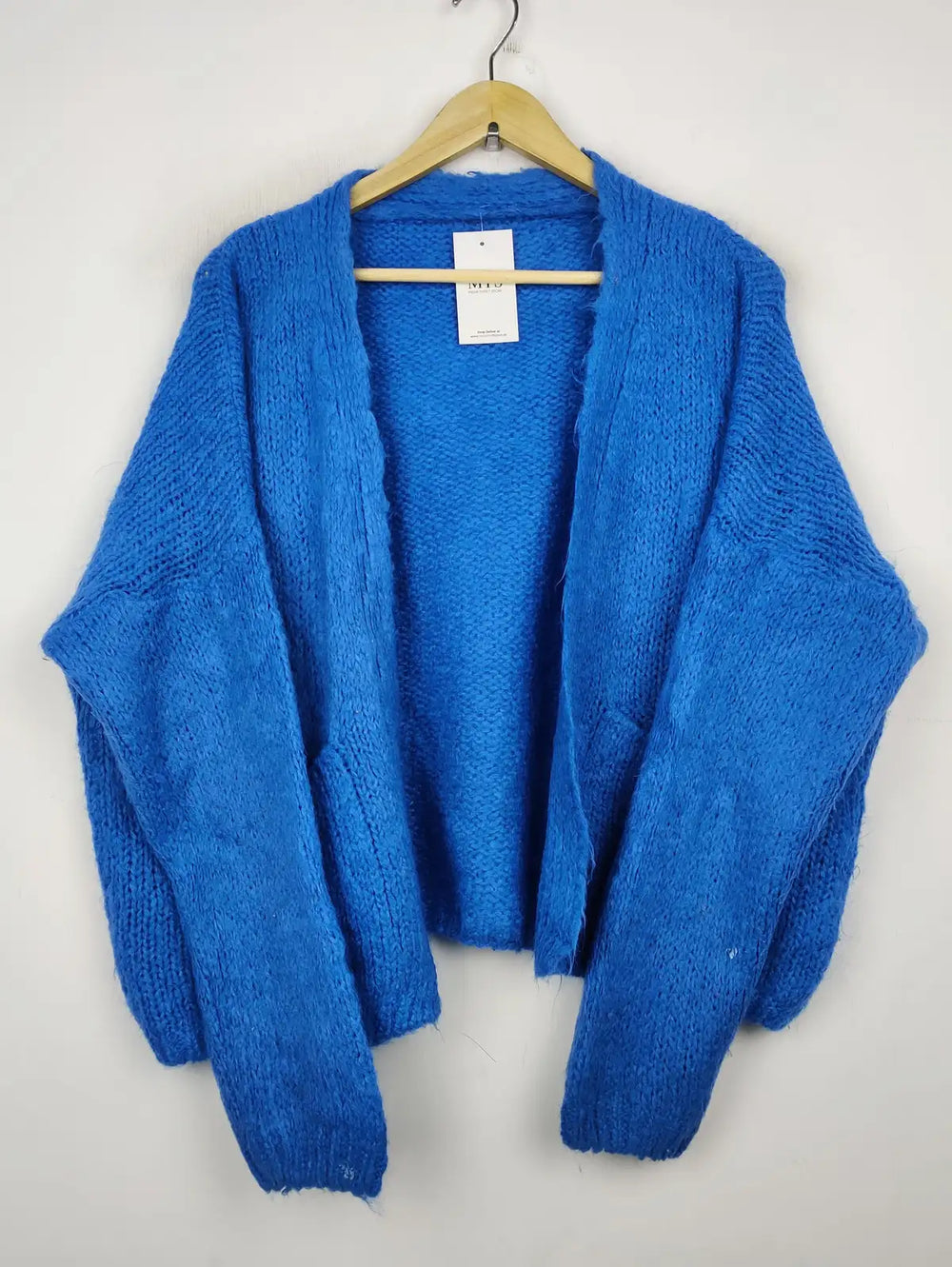 Buy online pre-used pre-loved 100% authentic & Original branded Unknown Brand (LS-11186) available in Pakistan. Top international brands avilable.