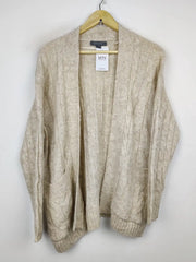 Buy online pre-used pre-loved 100% authentic & Original branded Primark (LS-11187) available in Pakistan. Top international brands avilable.