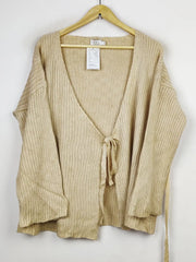 Buy online pre-used pre-loved 100% authentic & Original branded Afj (LS-11316) available in Pakistan. Top international brands avilable.