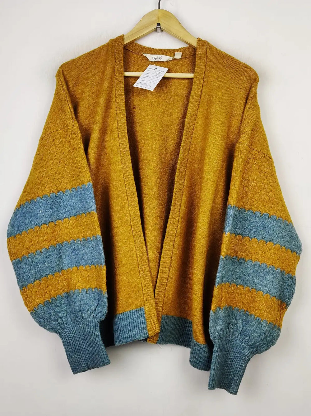 Buy online pre-used pre-loved 100% authentic & Original branded Lily & Me (LS-11426) available in Pakistan. Top international brands avilable.