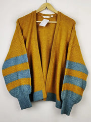 Buy online pre-used pre-loved 100% authentic & Original branded Lily & Me (LS-11426) available in Pakistan. Top international brands avilable.