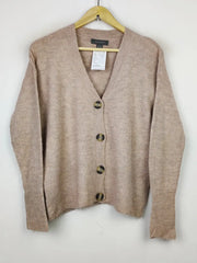 Buy online pre-used pre-loved 100% authentic & Original branded Primark (LS-11427) available in Pakistan. Top international brands avilable.