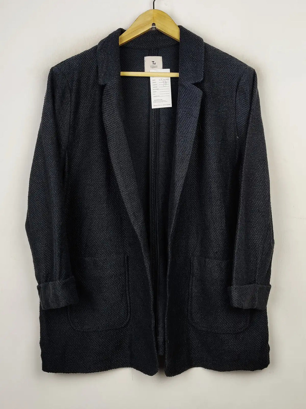 Buy online pre-used pre-loved 100% authentic & Original branded H&M (LS-11462) available in Pakistan. Top international brands avilable.