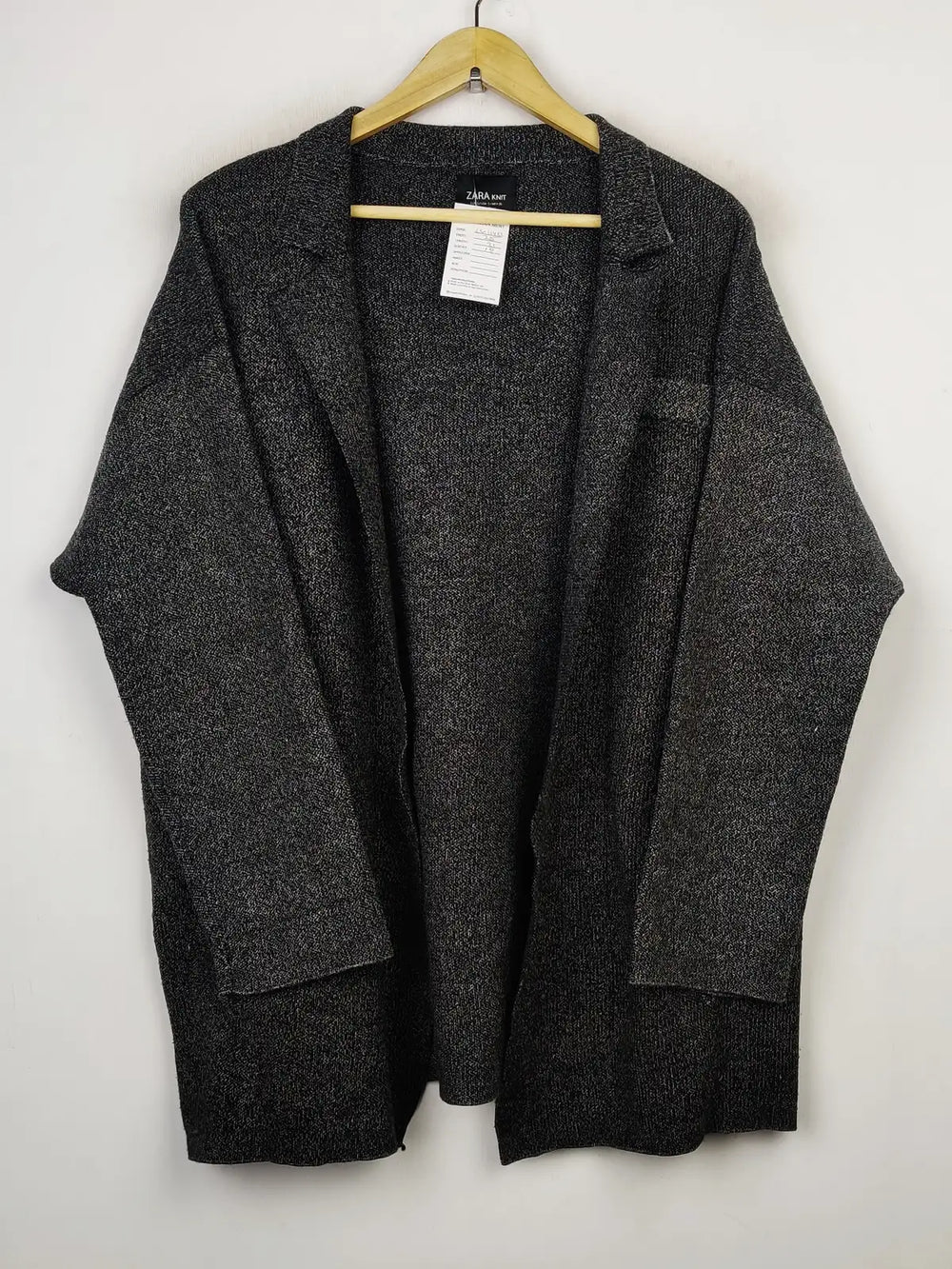 Buy online pre-used pre-loved 100% authentic & Original branded Zara (LS-11482) available in Pakistan. Top international brands avilable.