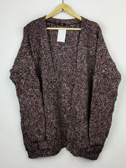 Buy online pre-used pre-loved 100% authentic & Original branded F&F (LS-11485) available in Pakistan. Top international brands avilable.