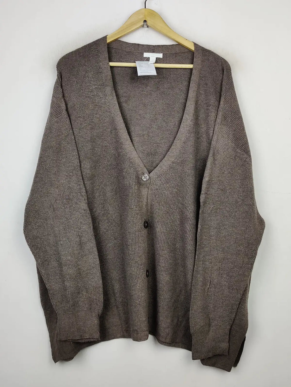 Buy online pre-used pre-loved 100% authentic & Original branded H&M (LS-11491) available in Pakistan. Top international brands avilable.