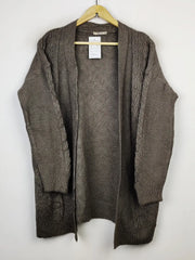 Buy online pre-used pre-loved 100% authentic & Original branded Tu (LS-11503) available in Pakistan. Top international brands avilable.