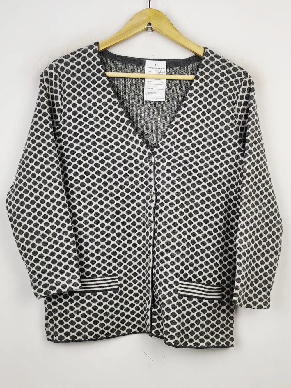 Buy online pre-used pre-loved 100% authentic & Original branded Unknown Brand (LS-11623) available in Pakistan. Top international brands avilable.