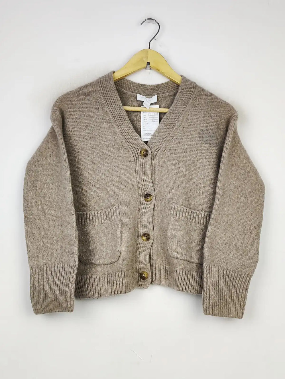 Buy online pre-used pre-loved 100% authentic & Original branded White Label (LS-11959) available in Pakistan. Top international brands avilable.