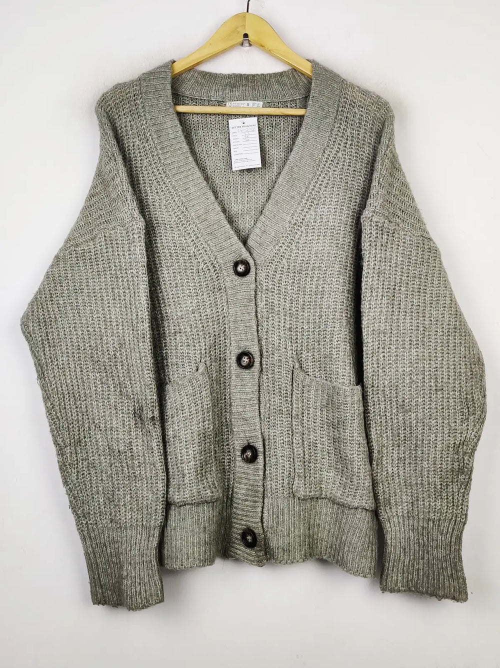 Buy online pre-used pre-loved 100% authentic & Original branded Primark (LS-12133) available in Pakistan. Top international brands avilable.