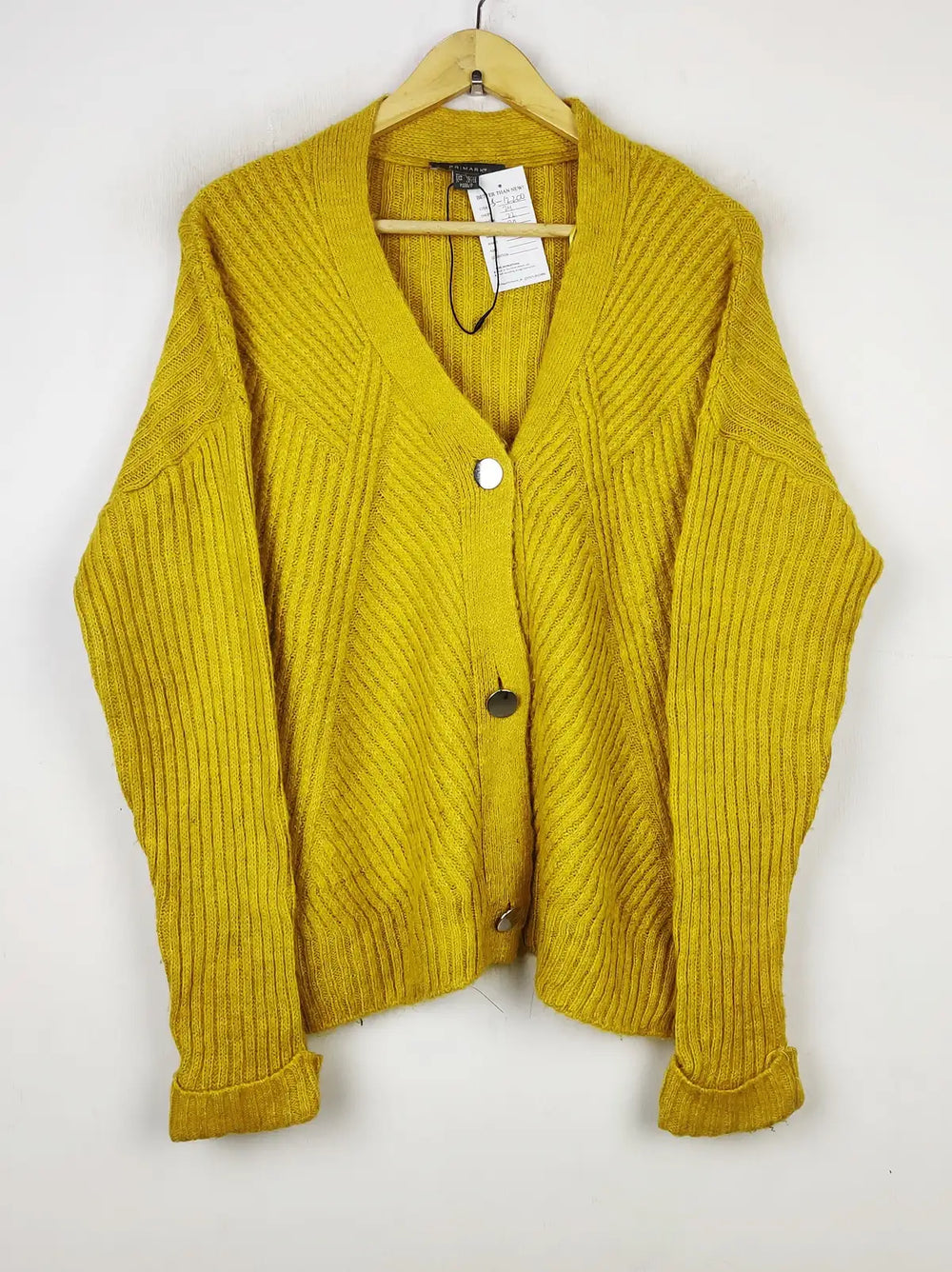 Buy online pre-used pre-loved 100% authentic & Original branded Primark (LS-12200) available in Pakistan. Top international brands avilable.