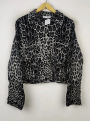 Buy online pre-used pre-loved 100% authentic & Original branded Zara (LS-12240) available in Pakistan. Top international brands avilable.