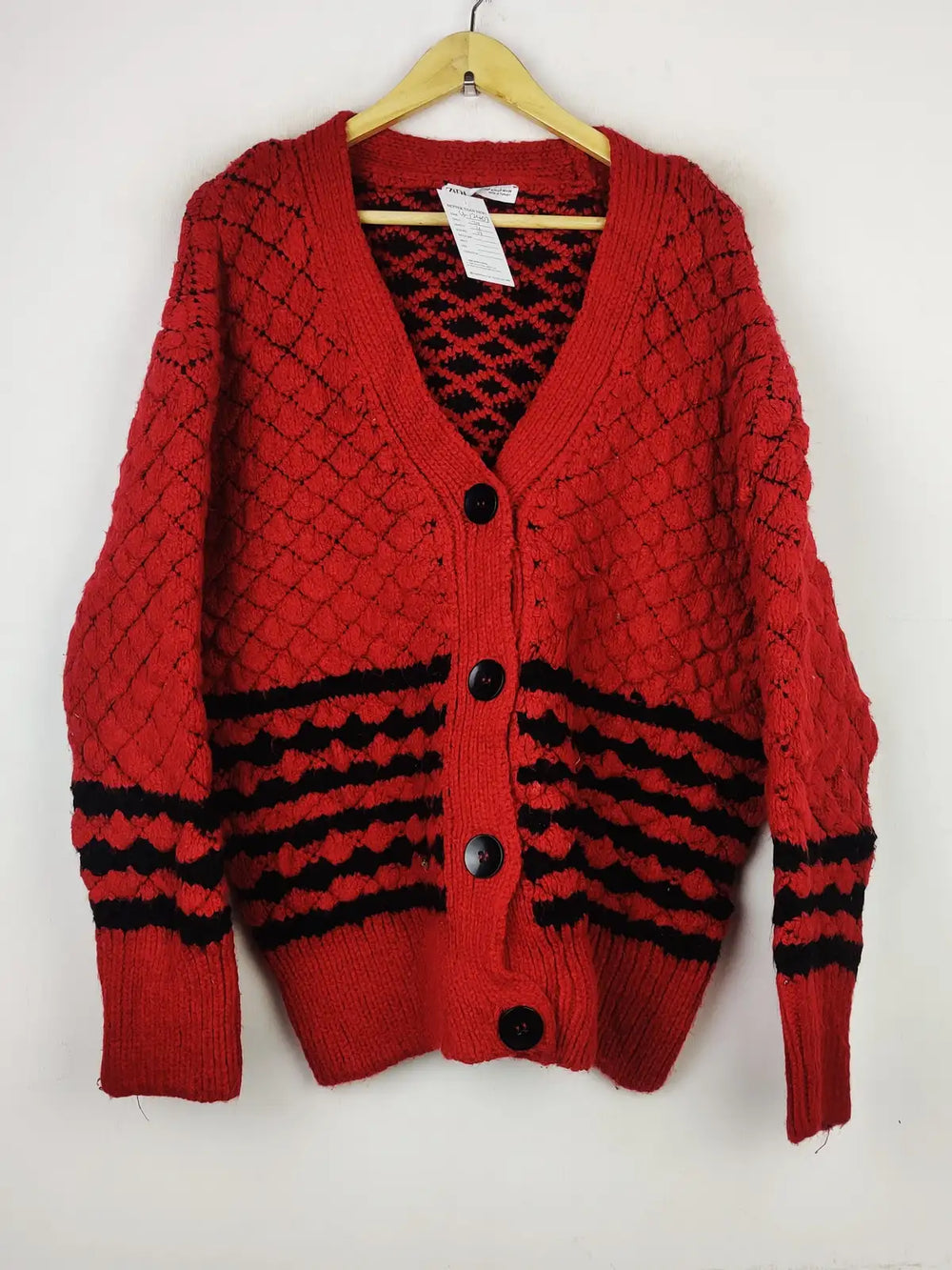 Buy online pre-used pre-loved 100% authentic & Original branded Zara (LS-12407) available in Pakistan. Top international brands avilable.