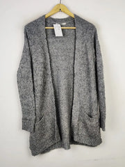 Buy online pre-used pre-loved 100% authentic & Original branded George (LS-12481) available in Pakistan. Top international brands avilable.