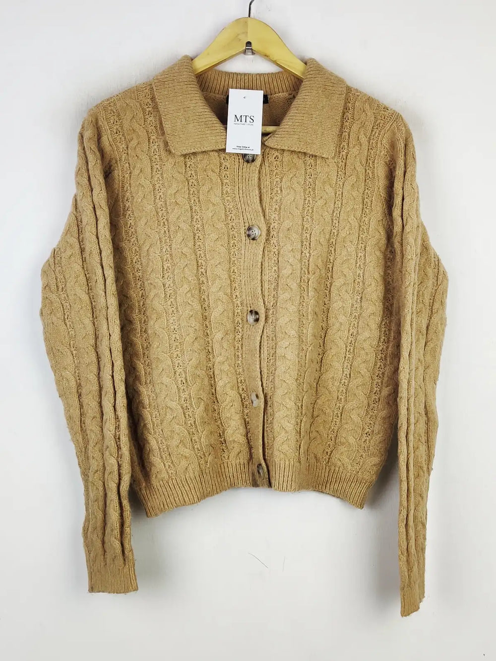 Buy online pre-used pre-loved 100% authentic & Original branded Boohoo (LS-12507) available in Pakistan. Top international brands avilable.