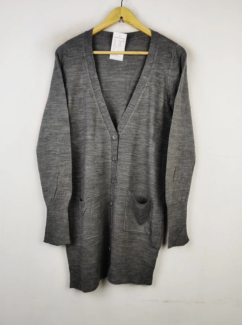 Buy online pre-used pre-loved 100% authentic & Original branded H&M (LS-12533) available in Pakistan. Top international brands avilable.